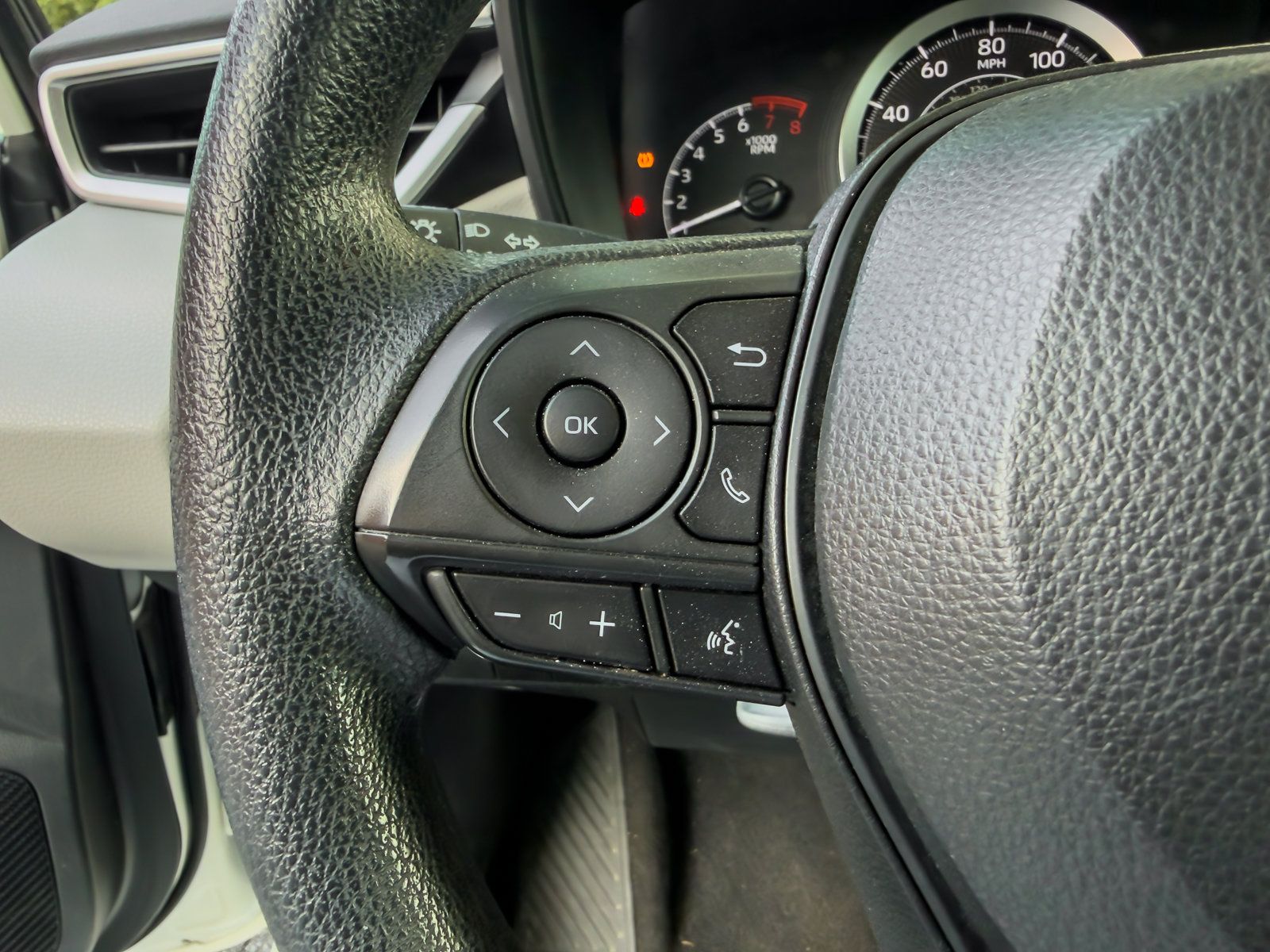 Used 2021 Toyota Corolla LE FWD image 7