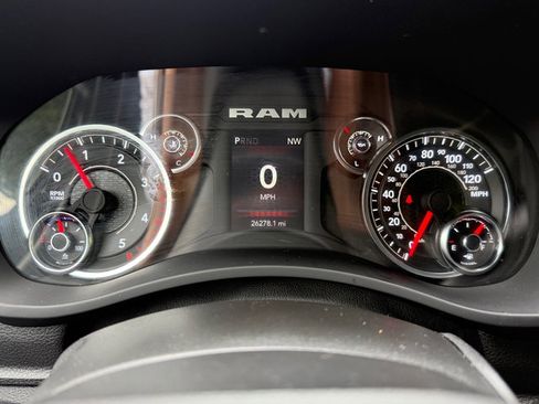 Used 2024 RAM 3500 Tradesman w/ Chrome Appearance Group image 20