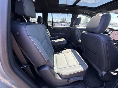 Certified 2025 GMC Acadia AT4 AWD/4WD image 28