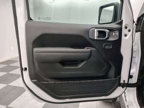 New 2026 Jeep Wrangler Rubicon AWD/4WD image 18
