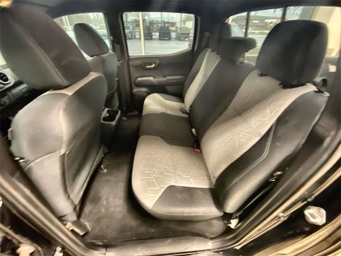 Used 2021 Toyota Tacoma TRD Off-Road image 16
