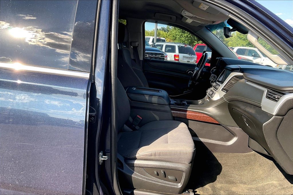 Used 2017 GMC Yukon SLE AWD/4WD image 7