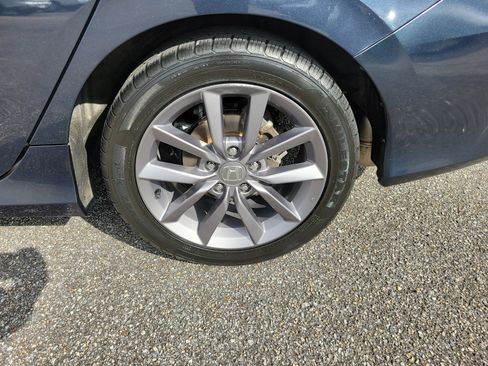 Used 2019 Honda Civic EX image 8