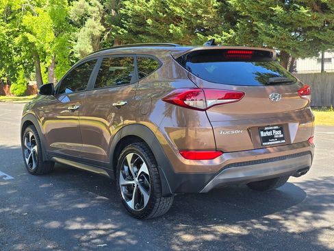 Used 2016 Hyundai Tucson Limited w/ Option Group 03 FWD image 4