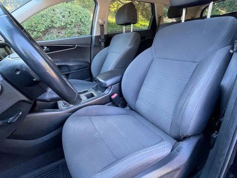 Used 2019 Kia Sorento LX w/ LX Convenience Package image 18