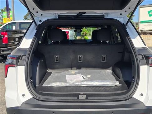 New 2026 Chevrolet Equinox LT AWD/4WD image 17