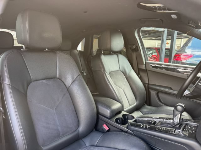 Used 2018 Porsche Macan AWD/4WD image 13