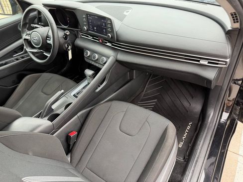 Used 2023 Hyundai Elantra SE FWD image 21