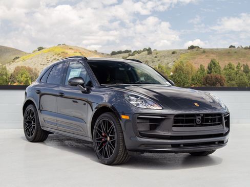 New 2026 Porsche Macan GTS AWD/4WD image 7