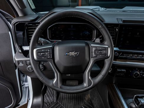 Used 2026 Chevrolet Silverado 1500 LT Trail Boss w/ Convenience Package II AWD/4WD image 19