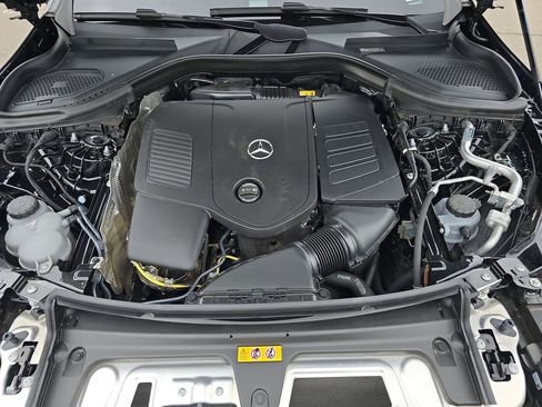Certified 2025 Mercedes-Benz GLC 300 4MATIC image 33