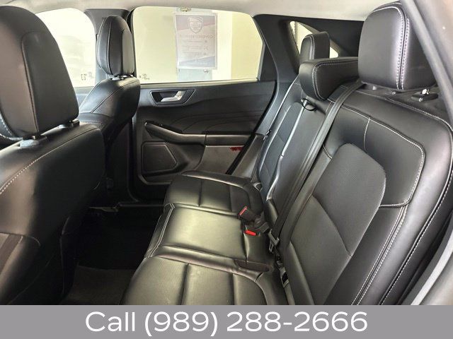 Used 2025 Ford Escape Platinum AWD/4WD image 16