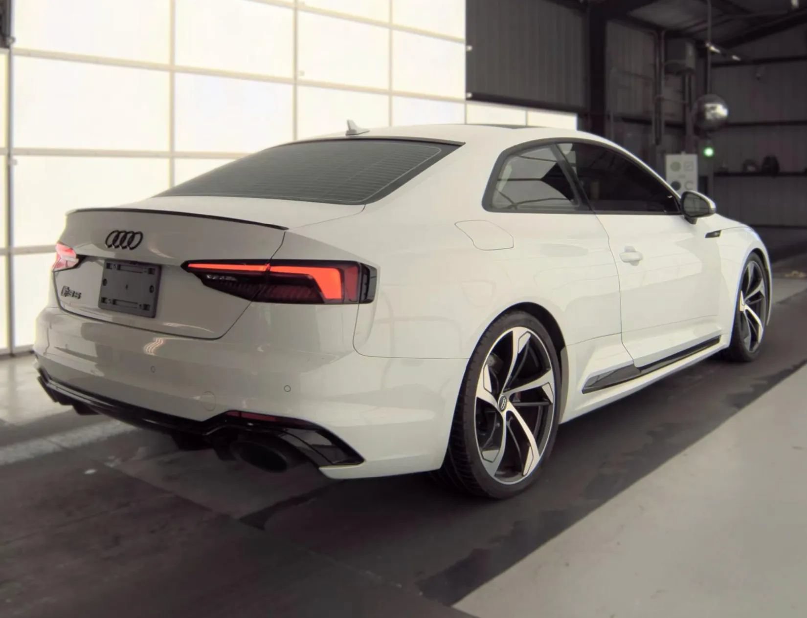 Used 2018 Audi RS 5 w/ Dynamic Package AWD/4WD image 2