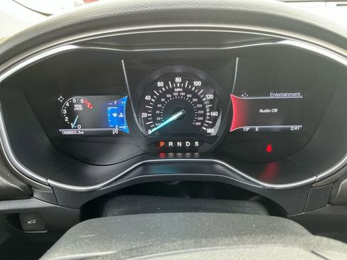 Used 2017 Ford Fusion SE w/ Fusion SE Technology Package image 19