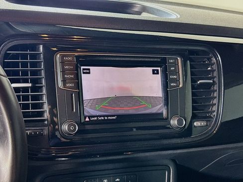 Used 2018 Volkswagen Beetle 2.0T S image 16