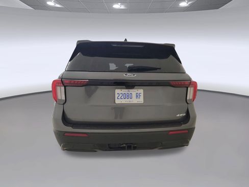 Used 2025 Ford Explorer ST-Line w/ ST-Line Street Pack AWD/4WD image 8