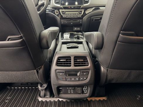 Used 2021 Honda Pilot Elite image 23