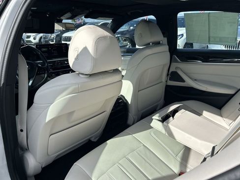 Used 2023 BMW 530i w/ Premium Package RWD image 35