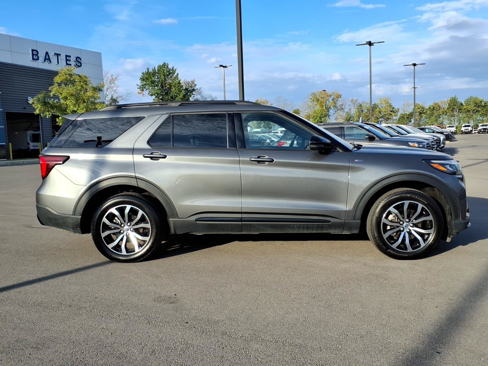Certified 2026 Ford Explorer ST-Line AWD/4WD image 2