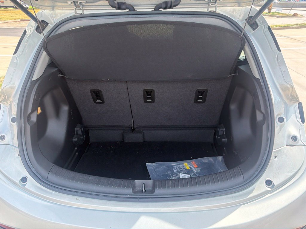 Used 2022 Chevrolet Bolt LT w/ Infotainment Package FWD image 29
