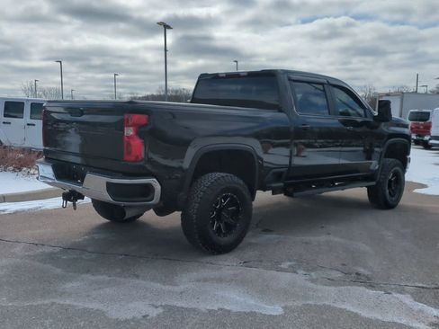 Used 2022 Chevrolet Silverado 2500 LT w/ Convenience Package image 8
