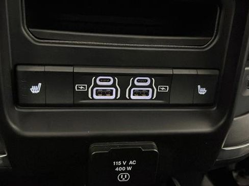 Used 2025 RAM 3500 Laramie AWD/4WD image 40