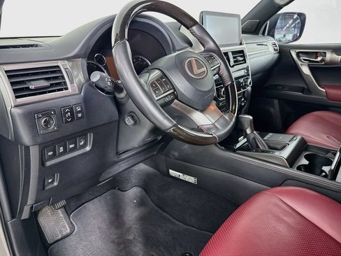 Used 2023 Lexus GX 460 Luxury w/ Sport Design Package AWD/4WD image 4