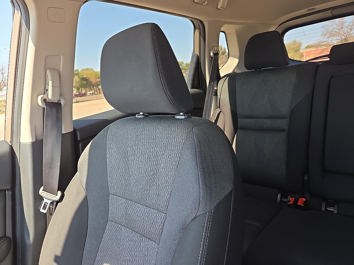 Used 2025 Nissan Rogue SV FWD image 29