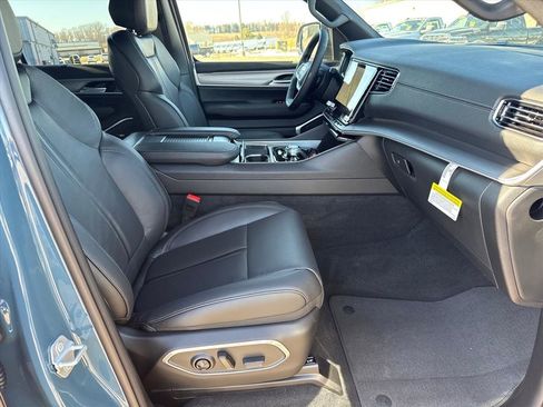 New 2026 Jeep Grand Wagoneer L Limited w/ Convenience Group I AWD/4WD image 8