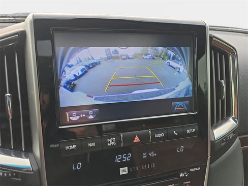 Used 2021 Toyota Land Cruiser image 23