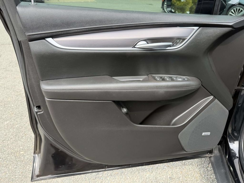Certified 2024 Cadillac XT5 Luxury FWD image 14