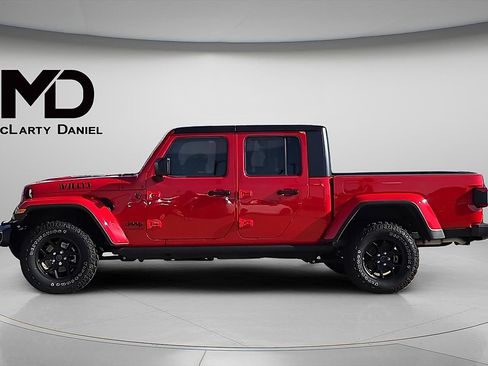 New 2025 Jeep Gladiator Willys image 3