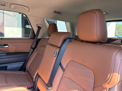 Used 2025 Nissan Pathfinder Platinum w/ Cargo Package FWD image 6