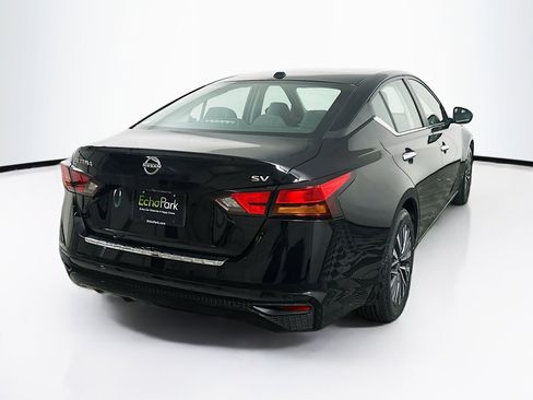 Used 2023 Nissan Altima 2.5 SV FWD image 9