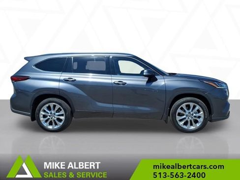Used 2022 Toyota Highlander Limited AWD/4WD image 8