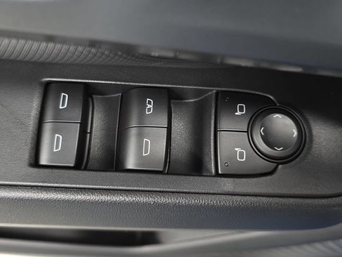 Used 2026 Chevrolet Equinox EV RS FWD image 23