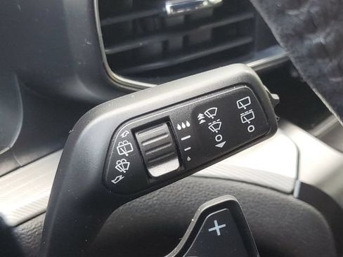 Used 2020 Ford Explorer XLT w/ Equipment Group 202A AWD/4WD image 16