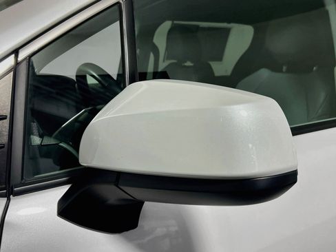 Used 2024 Toyota Sienna XLE FWD image 12