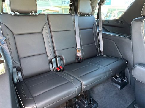 Used 2021 Chevrolet Tahoe Premier w/ Premium Package image 21