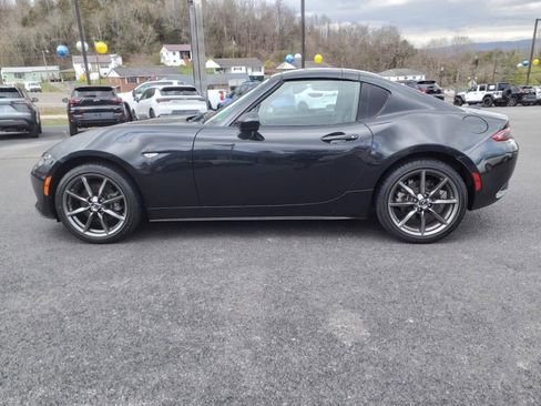 Used 2018 MAZDA MX-5 Miata RF Grand Touring image 2