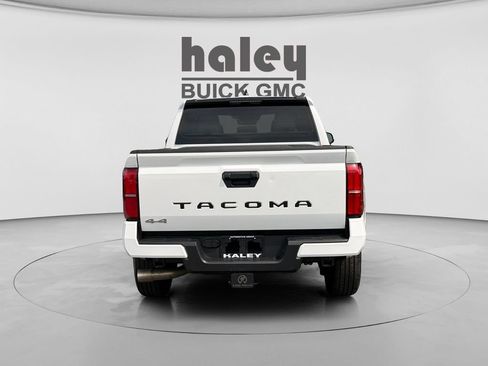 Used 2025 Toyota Tacoma SR5 AWD/4WD image 4