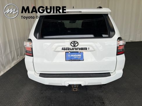 Used 2021 Toyota 4Runner SR5 Premium w/ Moonroof Package AWD/4WD image 31