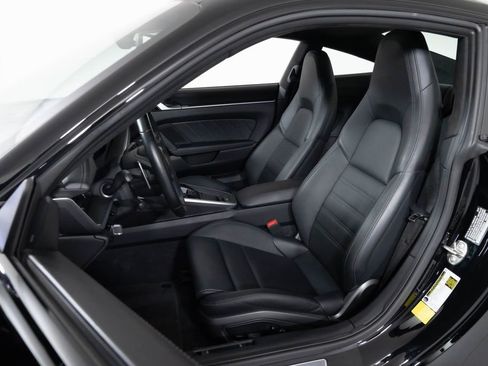 Used 2021 Porsche 911 Turbo image 5