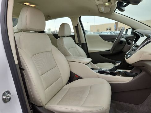 Used 2024 Chevrolet Malibu LT image 15