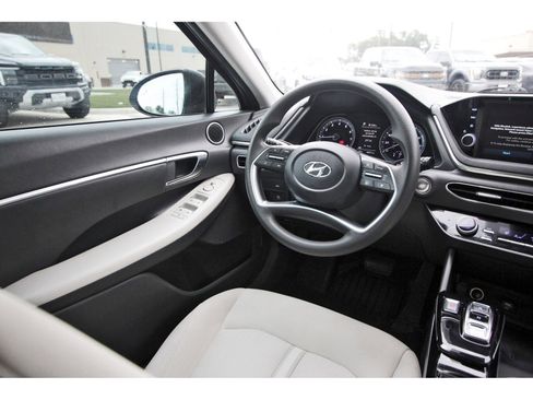 Used 2023 Hyundai Sonata SEL w/ Preferred Accessory Package image 12