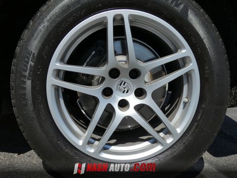 Used 2020 Porsche Macan AWD/4WD image 19