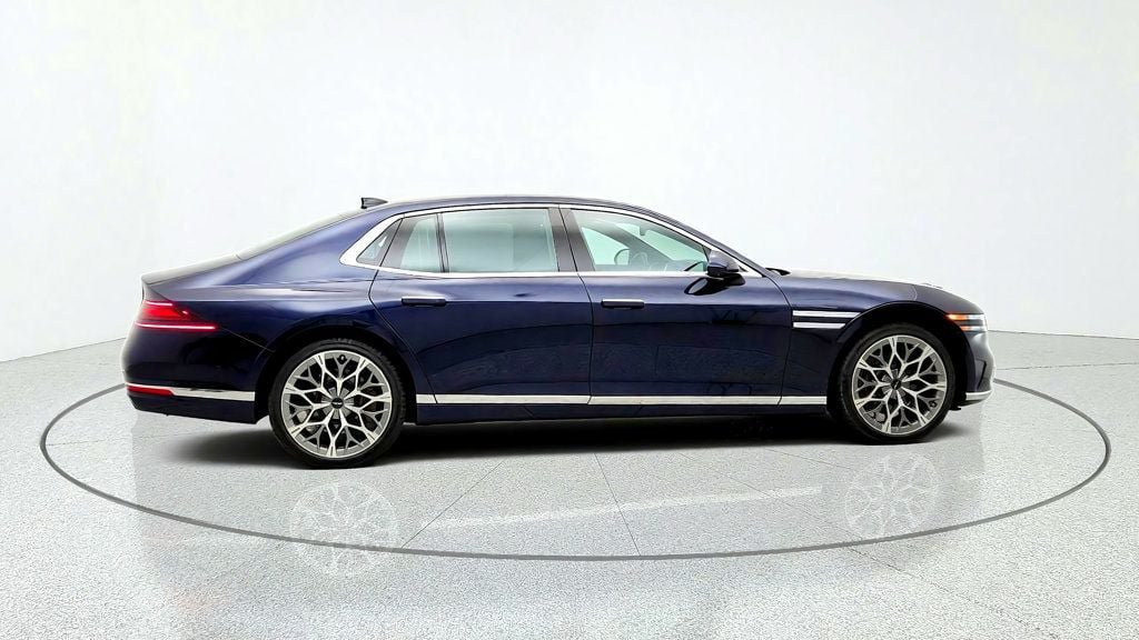 Used 2023 Genesis G90 3.5T AWD/4WD image 4