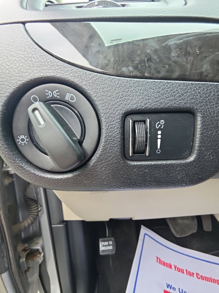 Used 2014 Dodge Grand Caravan SXT w/ Rear Park Assist Package FWD image 12