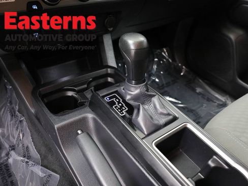 Used 2020 Toyota Tacoma SR RWD image 12