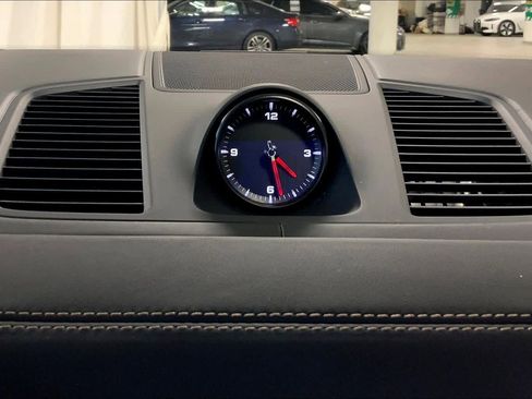 Used 2020 Porsche Cayenne Turbo image 35